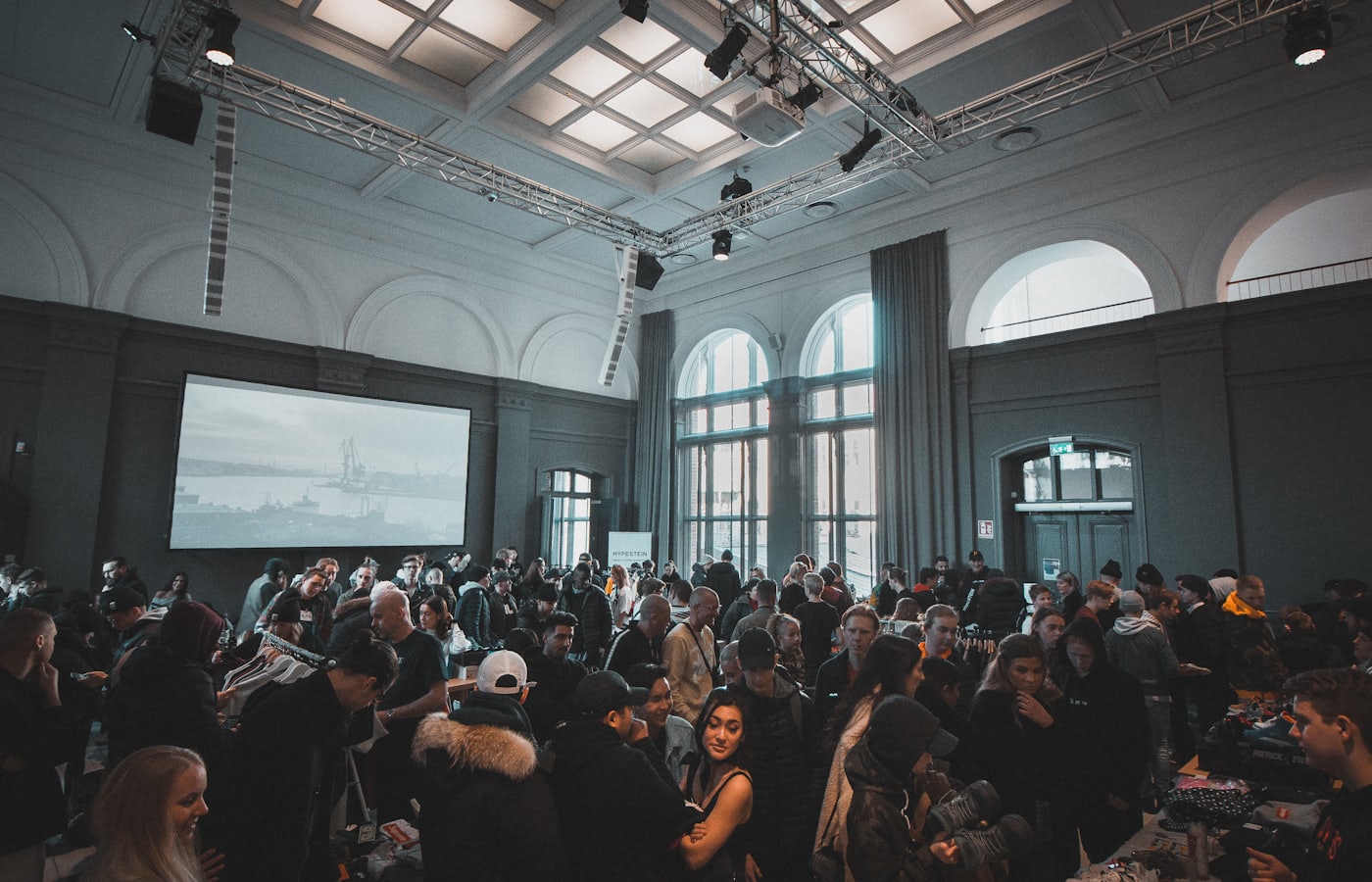 A full room at the opening night of The Gallery in Lisbon
